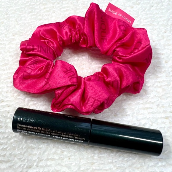 🎁Pick 5 for $25🎁 CLINIQUE High Impact Mascara mini and pink scrunchy duo - Picture 3 of 5